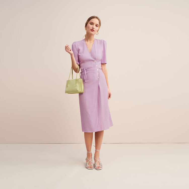 Summer French vintage V-neck linen dress with puff sleeves, perfect for a chic and breezy look