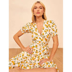 Bild in Galerie-Viewer laden, Vintage-style linen dress in floral print
