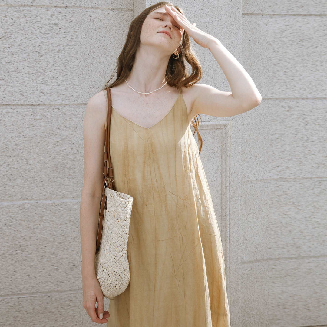 Summer French vintage V-neck linen dress with puff sleeves, perfect for a chic and breezy look