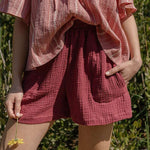 Load image into Gallery viewer, VIENI&#39;s linen shorts for women, perfect for casual summer days
