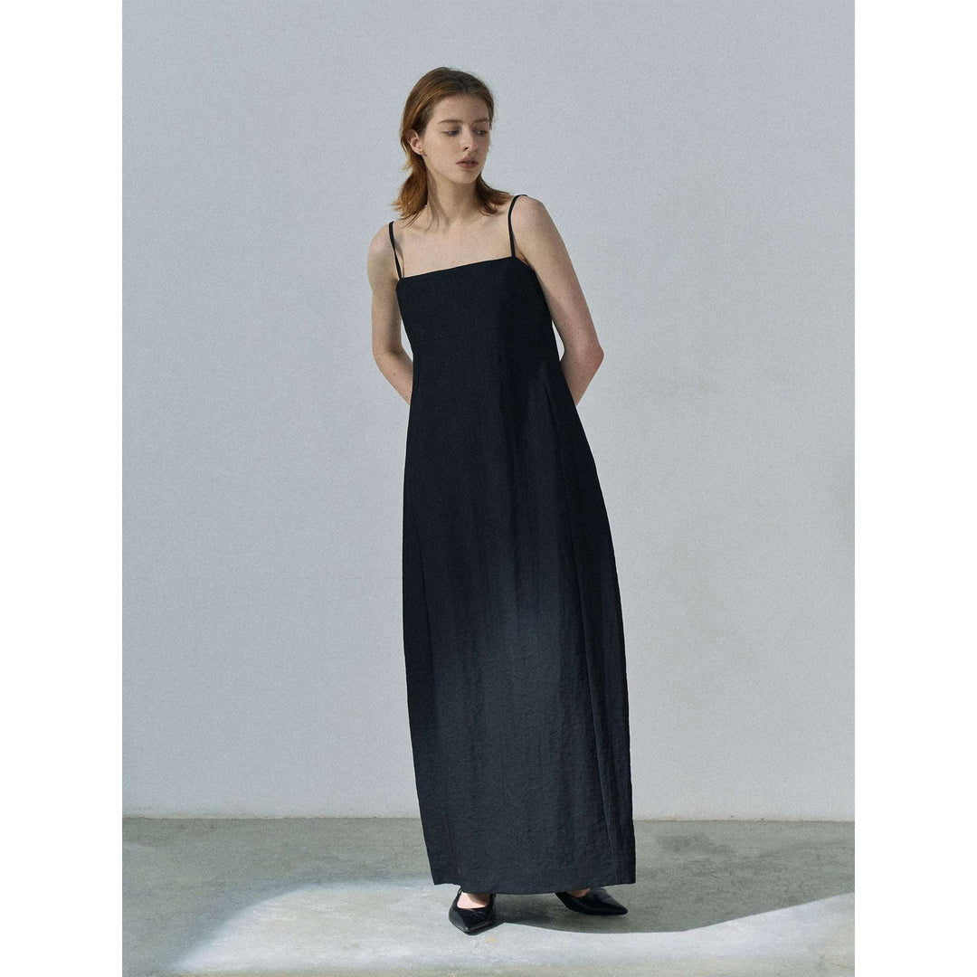 Linen Dress with Front Split Arc Silhouette