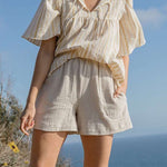 Load image into Gallery viewer, VIENI&#39;s linen shorts for women, perfect for casual summer days
