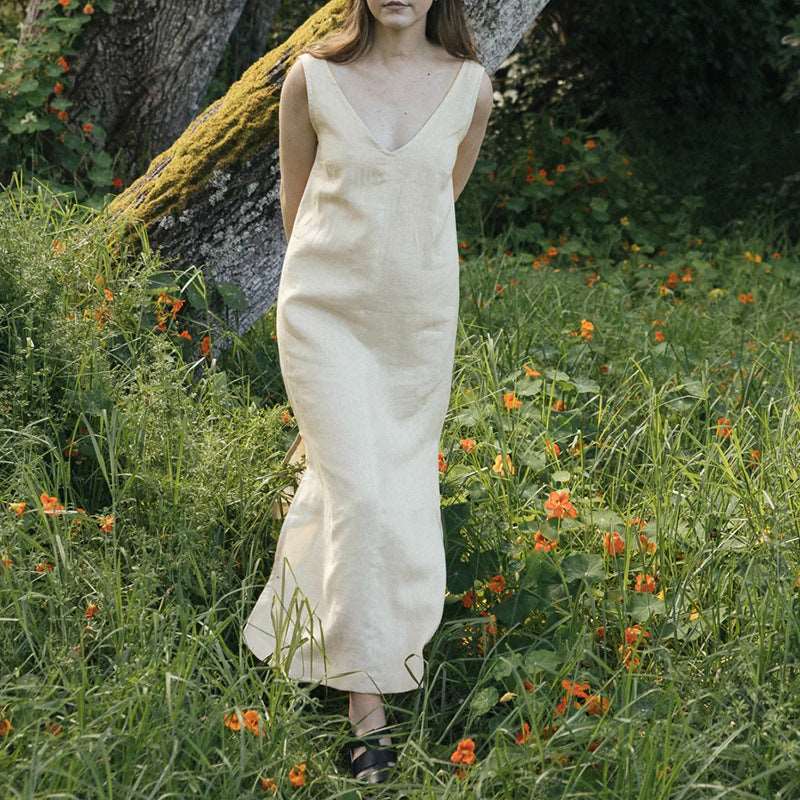 Summer French vintage V-neck linen dress with puff sleeves, perfect for a chic and breezy look