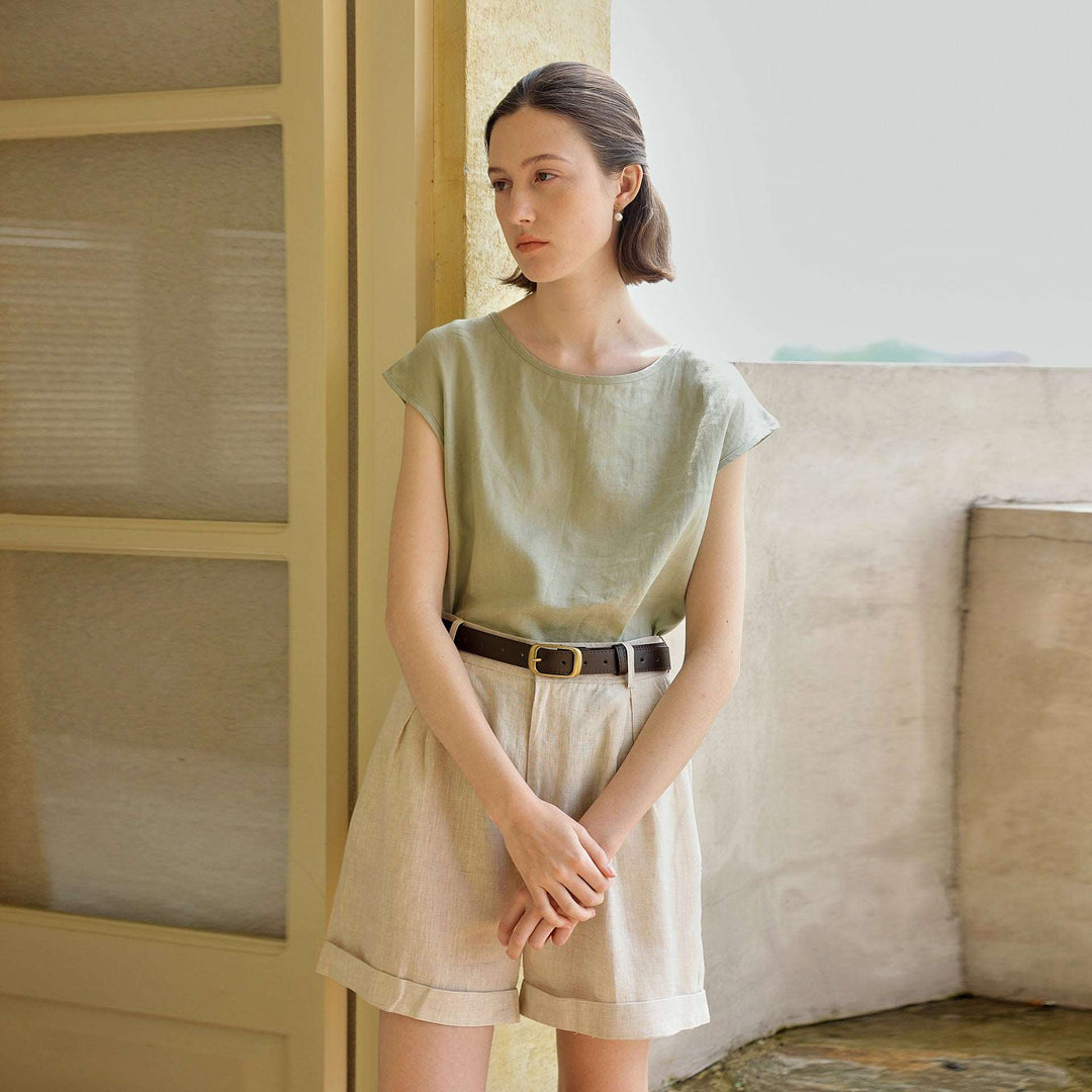 Summer French vintage V-neck linen dress with puff sleeves, perfect for a chic and breezy look