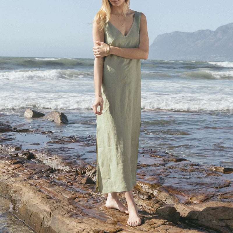 Summer French vintage V-neck linen dress with puff sleeves, perfect for a chic and breezy look