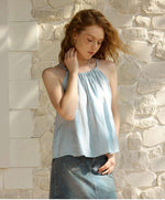 Bild in Galerie-Viewer laden, Women&#39;s linen tank top with open back from VIENI, ideal for warm weather fashion
